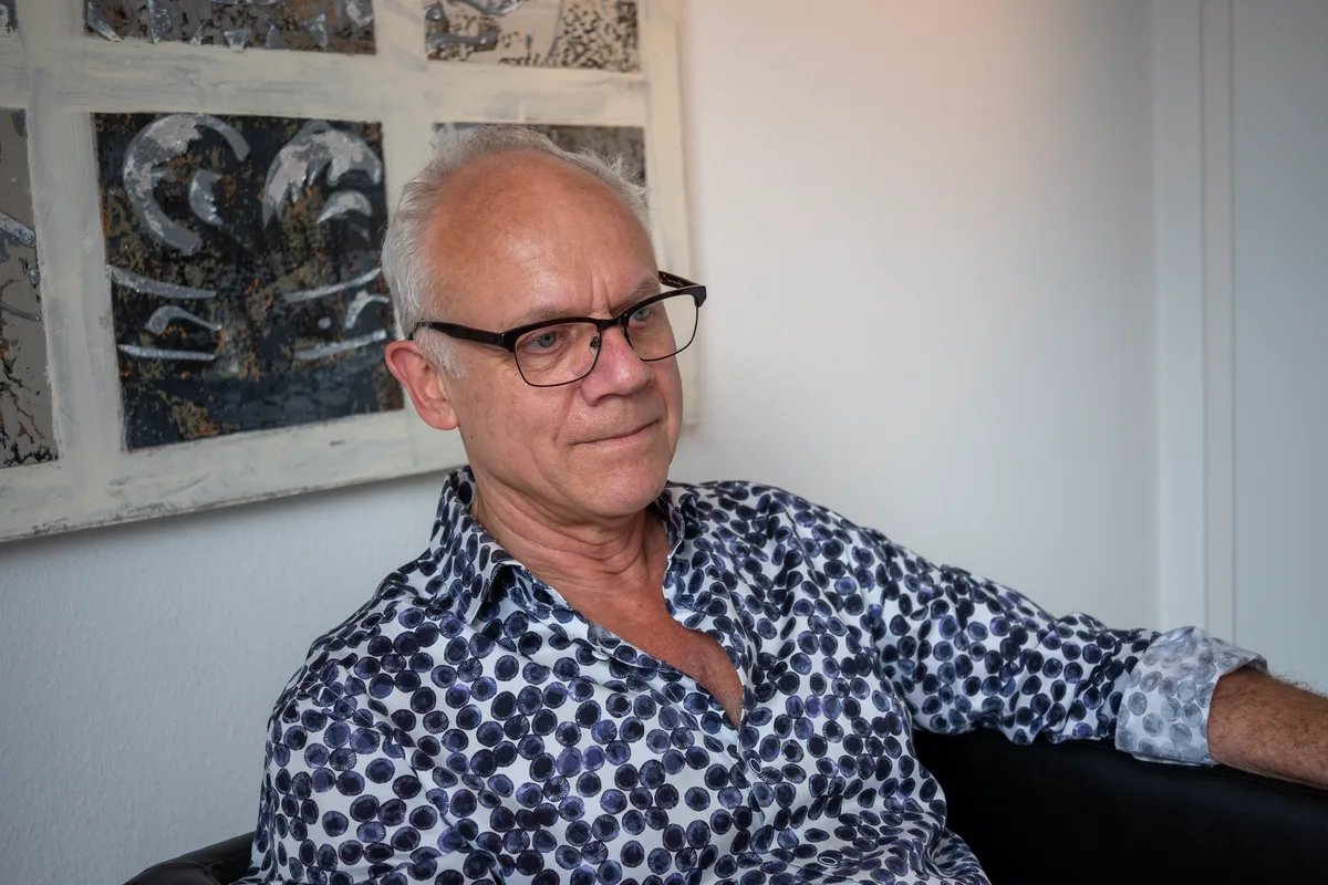Volker van den Boom als Medienexperte im Interviewsetting seiner Praxis Volker van den Boom als Medienexperte im Interviewsetting seiner Praxis