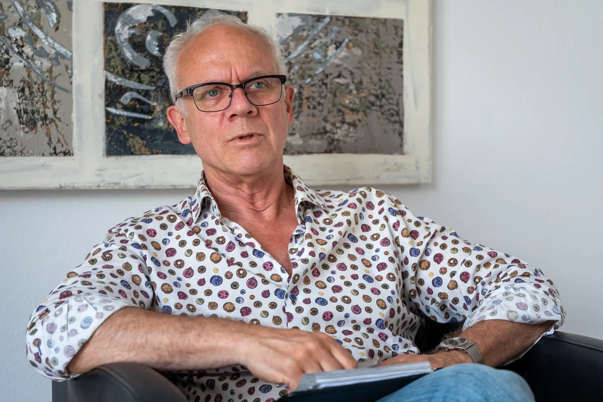 Volker van den Boom im Mediationsgespräch – Praxis in Aachen